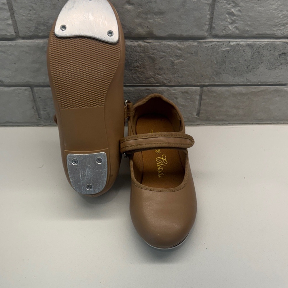 Classic Tan Kids tap shoes - Picture 5 of 6